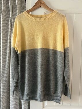 GAP Two-Tone Mohair Crewneck Sweater in Yellow and Gray Medium